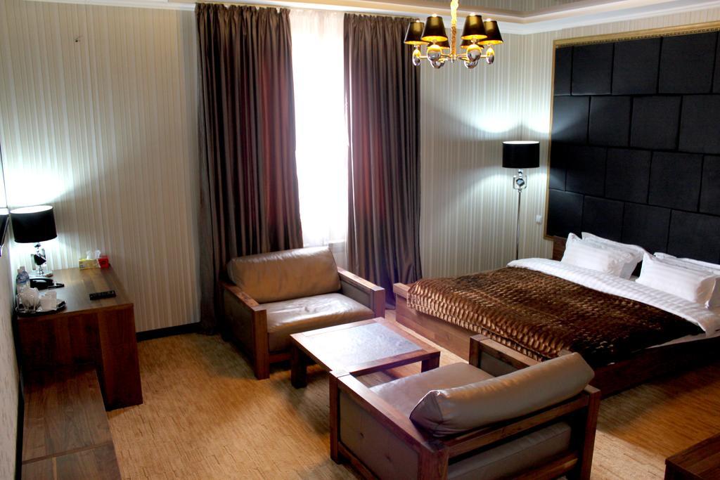 Astor Hotel & Spa Bishkek Ngoại thất bức ảnh