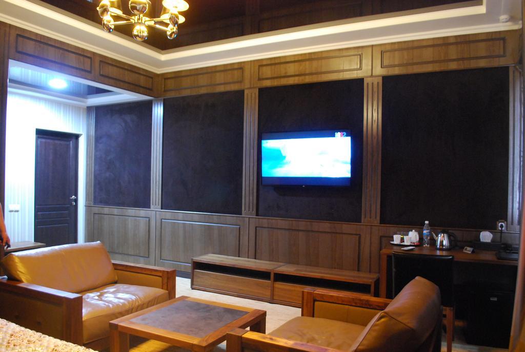 Astor Hotel & Spa Bishkek Ngoại thất bức ảnh